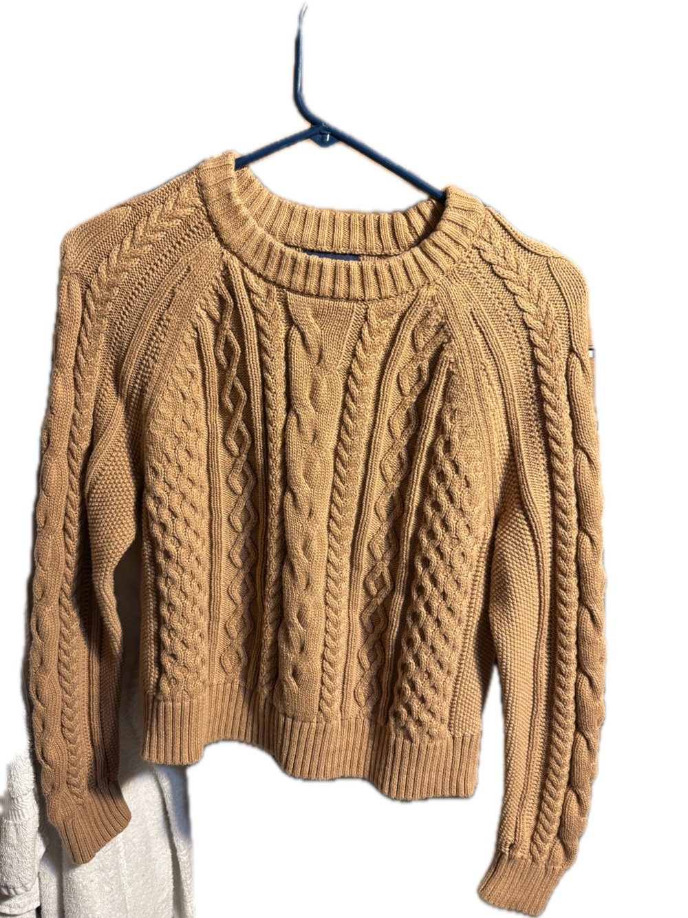 GAP Women’s Size Small Camel Tan Chunky Cable Knit Crewneck Pullover Sweater⁠